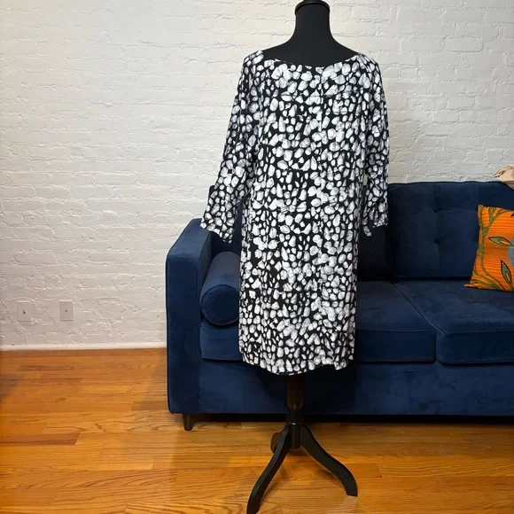Osei Duro Black & White Printed Silk Shift Dress - Picture 3 of 6
